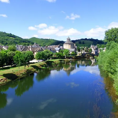 L'oustal * Sainte-Eulalie-d'Olt